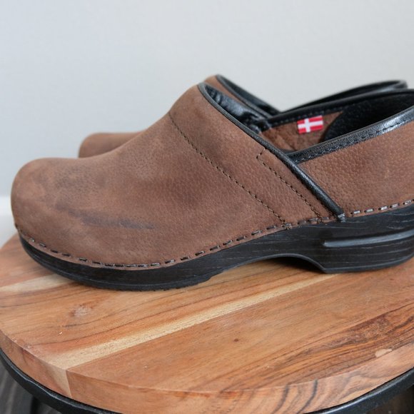 Sanita Textured Oil Brown Leather Clogs - Picture 5 of 7